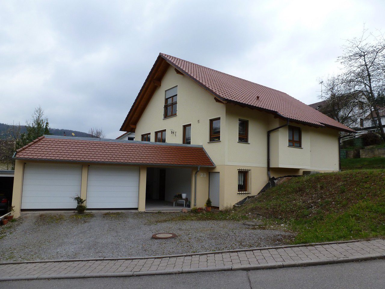 Einfamilienhaus mit Garage in Starzach